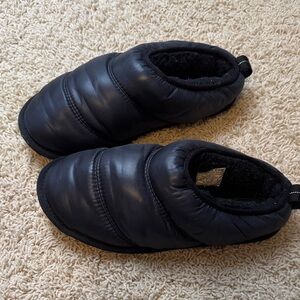 Womens Sorel Cozy Slippers Black size 9 good used condition